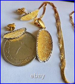 22C 22K Solid 916 Real Gold Dubai Triangle Shape Earring Necklace 18 Long 9.1g