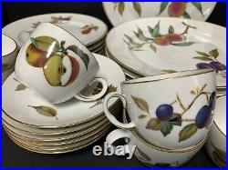 24 Piece Set Perfect Royal Worcester Evesham Gold Service For 6