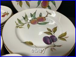 24 Piece Set Perfect Royal Worcester Evesham Gold Service For 6