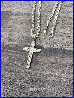 Beautiful 14K Yellow Gold Cross Pendant & Chain Set Perfect Christmas Gift