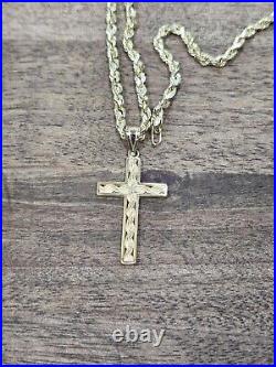 Beautiful 14K Yellow Gold Cross Pendant & Chain Set Perfect Christmas Gift