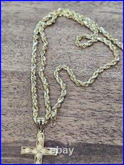 Beautiful 14K Yellow Gold Cross Pendant & Chain Set Perfect Christmas Gift