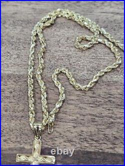 Beautiful 14K Yellow Gold Cross Pendant & Chain Set Perfect Christmas Gift