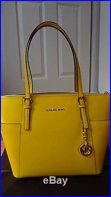 NWT MICHAEL Michael Kors Jet Set East West Top Zip Tote $248Stylish, Perfect