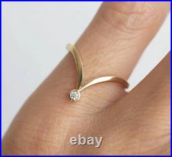 Perfect V Shape With Bezel Set Round Cut Cubic Zirconia & 10K Yellow Gold Band