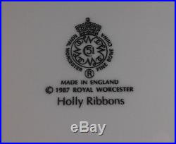 Royal Worcester Holly Ribbons 5 Piece Place Setting Settings England Perfect